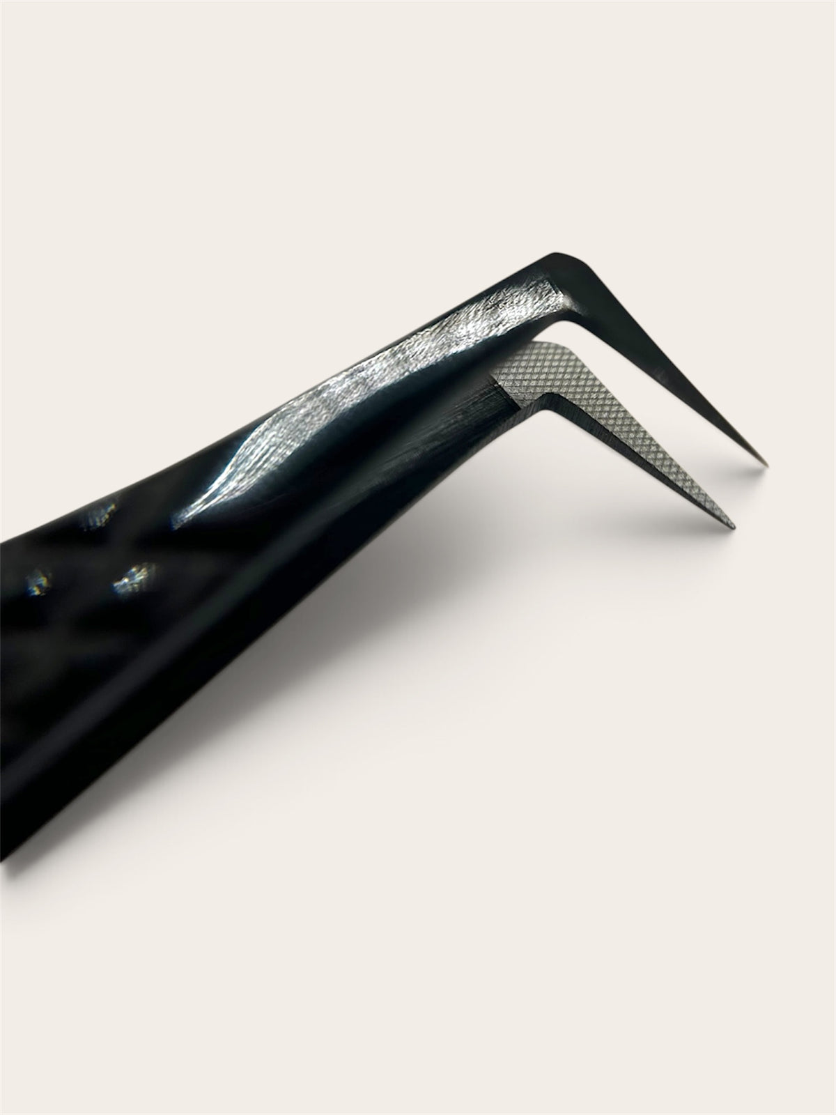 Iconic Grip Tweezer