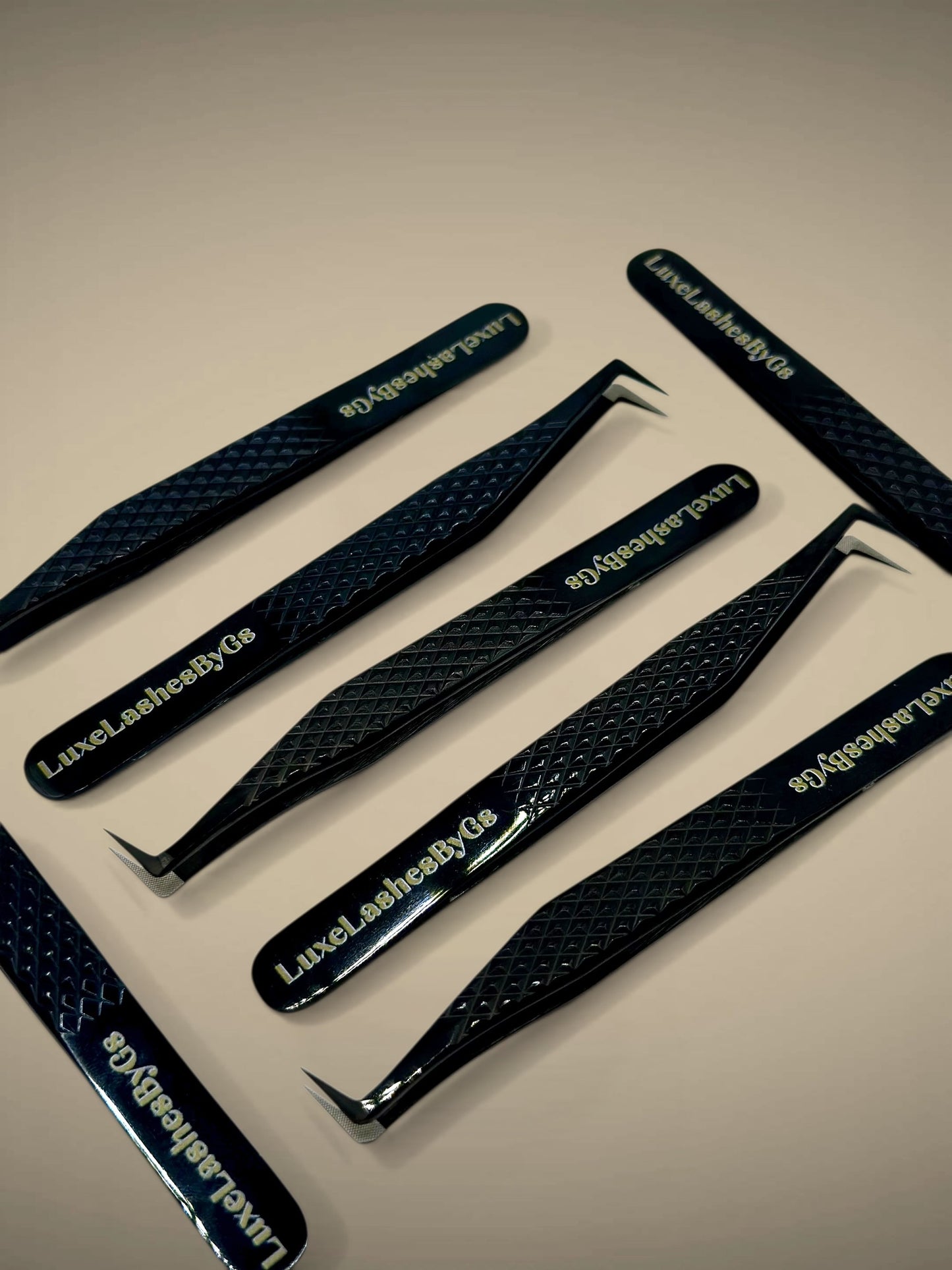 Iconic Grip Tweezer